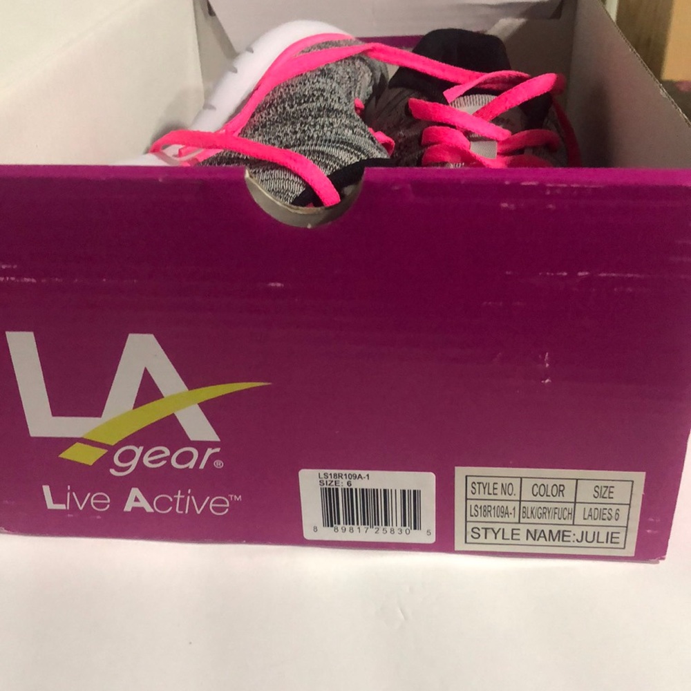 Brand new in the box LA Gear ladies tennis shoes size 6
